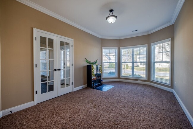 Building Photo - 5773 Highland Grove Dr