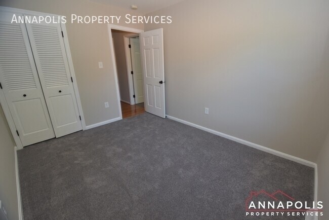 Building Photo - 1650 Albermarle Dr