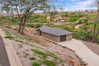 Building Photo - Welcome to your new 1 bedroom home nestled in the serene beauty of Paradise, CA!