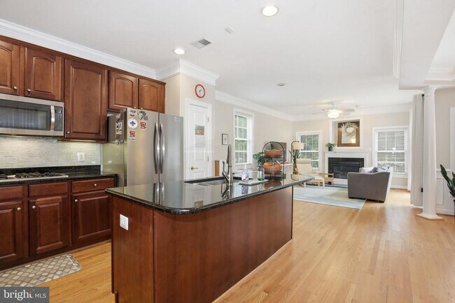 Building Photo - 3826 Elmwood Towne Way