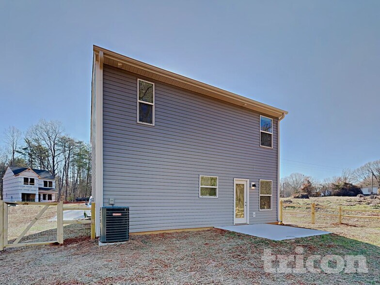 Building Photo - 820 Caper St