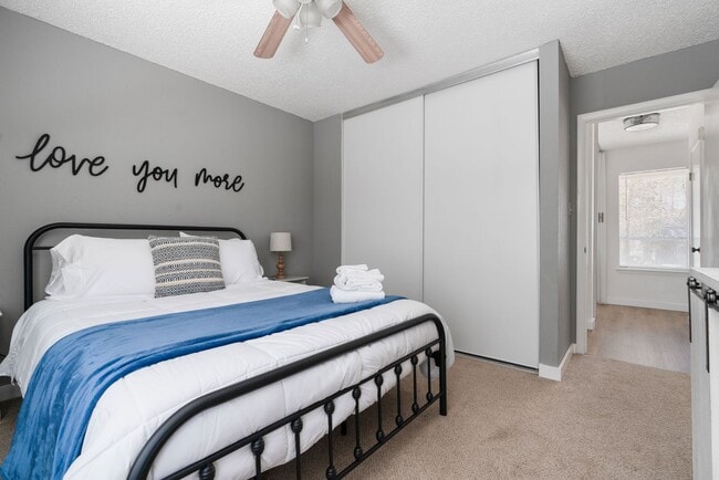 Building Photo - Desoto Courts | Townhome | Furnished