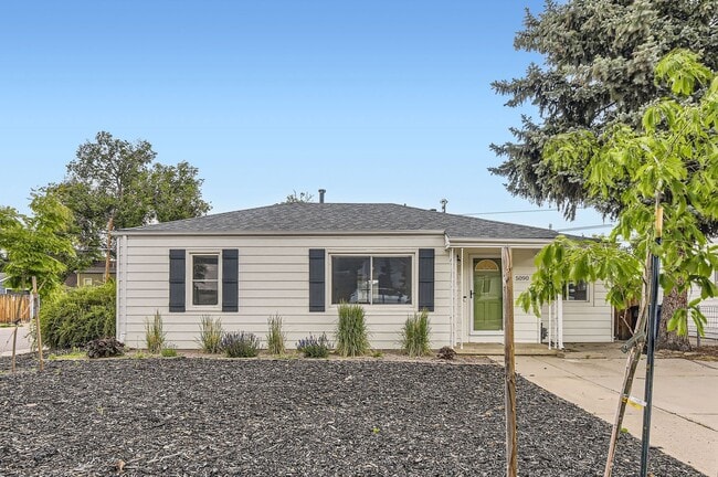 Building Photo - Remodeled 2BD, 1.5BA Chaffee Park Home with 1-Car Garage