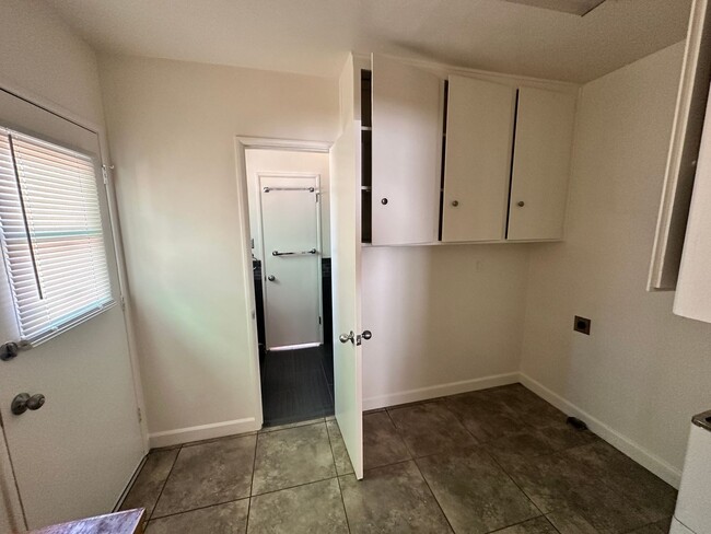 Building Photo - 2518 San Pablo Ave