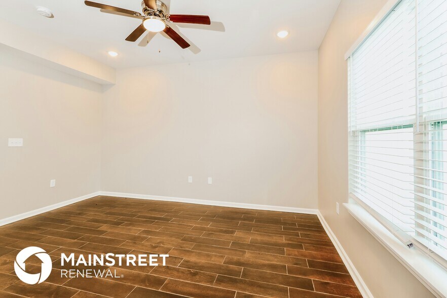 Building Photo - 2099 Paddle Wheel Dr