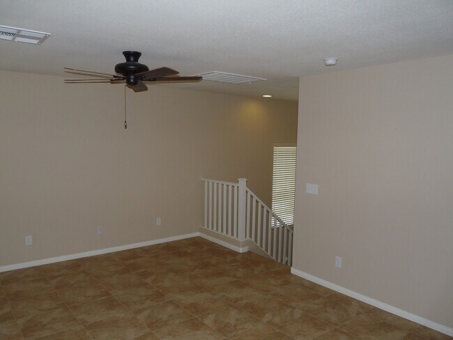 Building Photo - SOUTHERN HIGHLANDS 3 BEDROOM, 3 BATH HOME