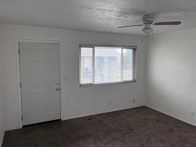 Building Photo - 654 N 100 W