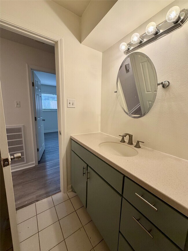 Building Photo - 5422 Winding Way Dr