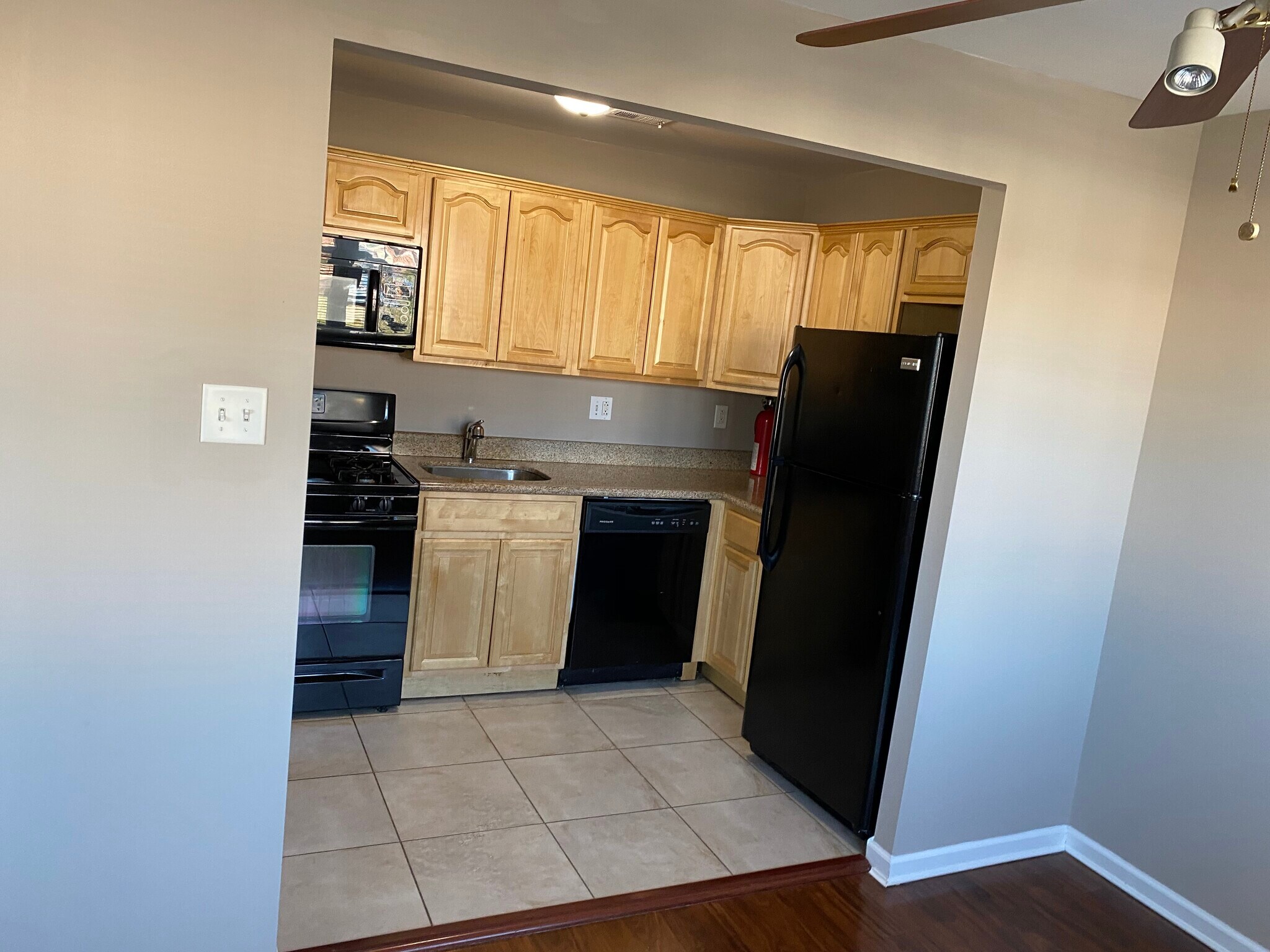 Building Photo - 3312 Glenbrook Pl