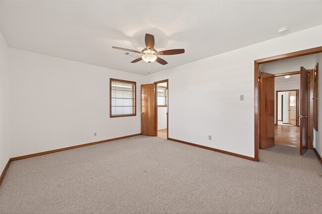 Building Photo - 2607 Penfield Dr