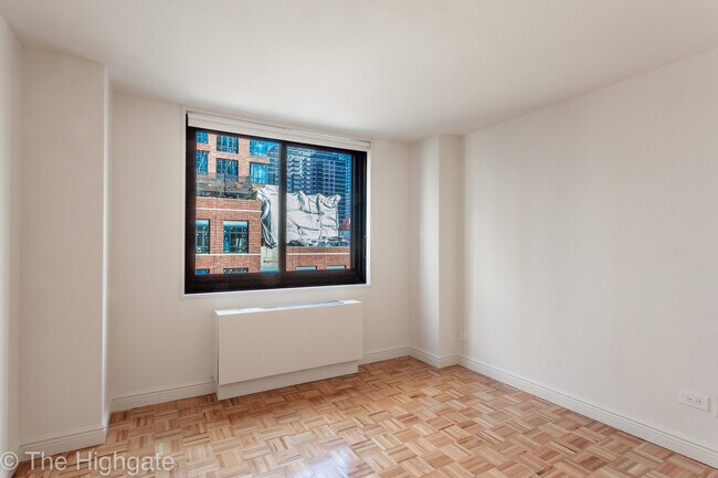 Building Photo - 182 E 95th St
