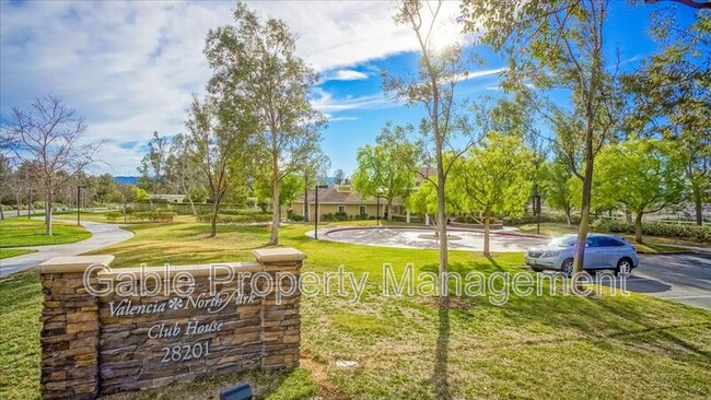 Building Photo - 27870 Crown Ct Cir