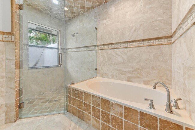 Building Photo - 13772 Ishnala Cir