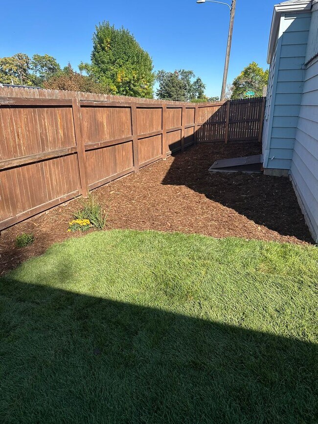 Building Photo - Sunnyside Charmer with Garage & Private Yard