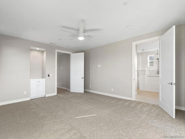 Building Photo - 2954 Copley Ave