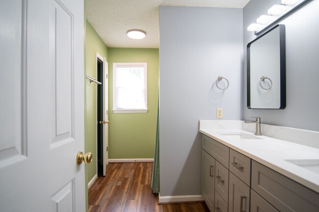Building Photo - 4801 Buttonbush Dr