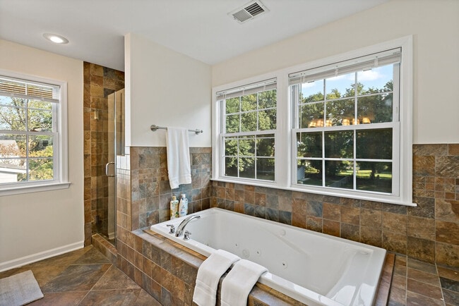 Building Photo - 6505 Columbia Pike