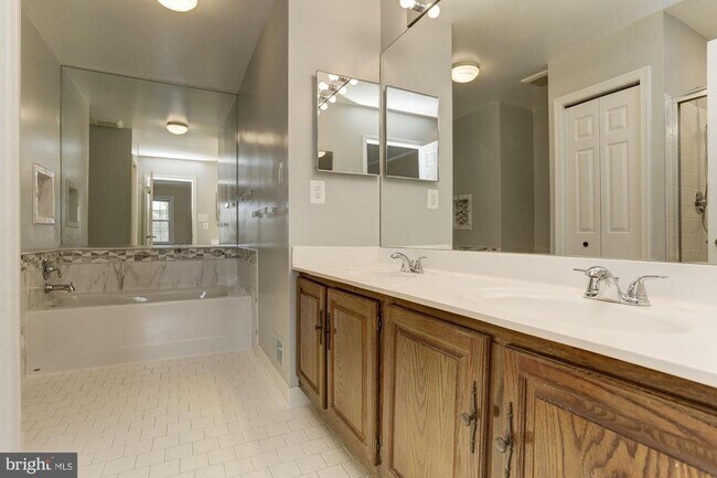 Building Photo - 10107 Galsworthy Pl