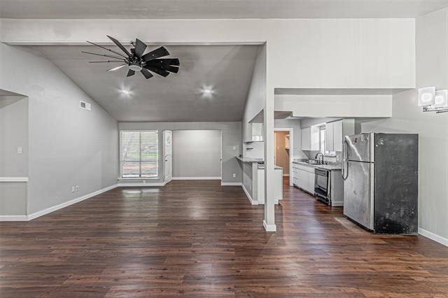 Building Photo - 1018 McCallum Dr