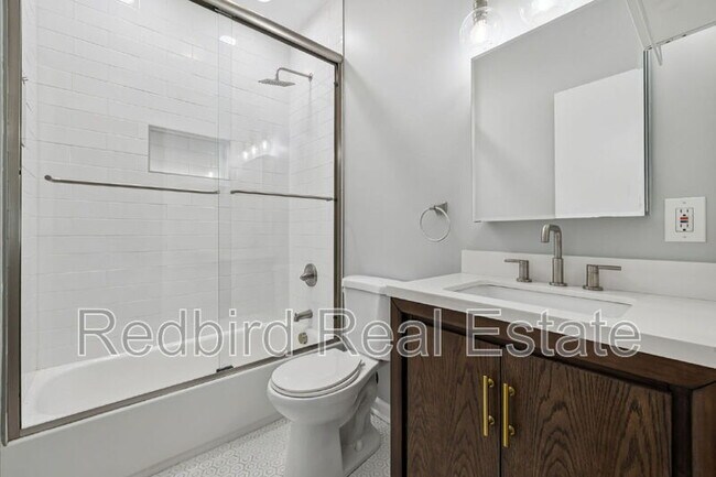 Building Photo - 401 Lawrence St