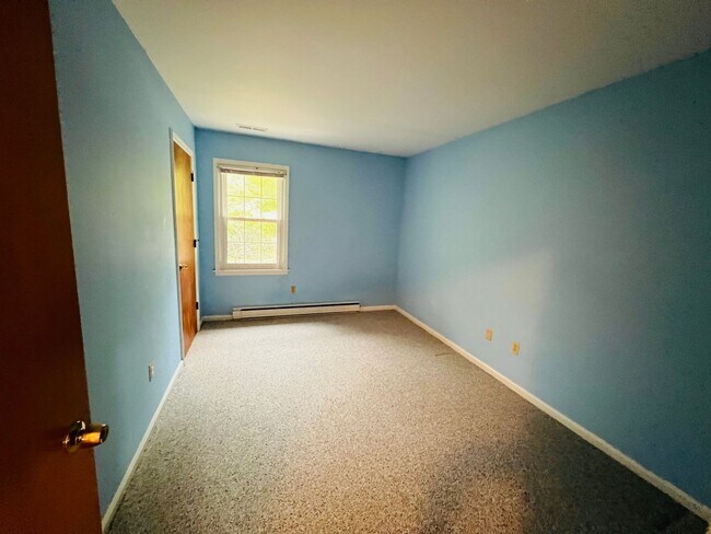 Building Photo - 401 Apperson Dr