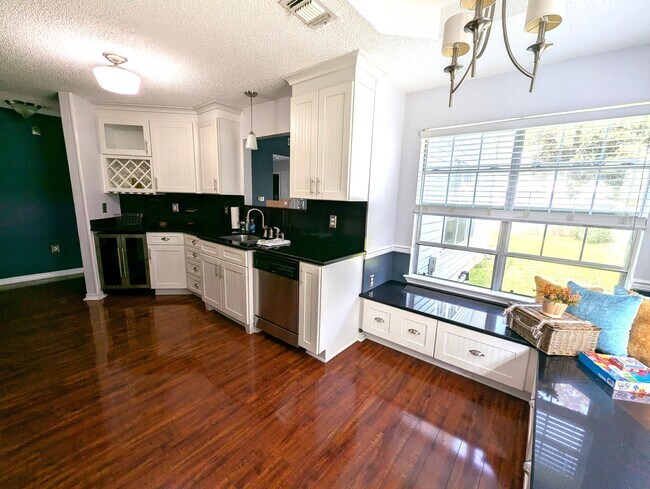 Building Photo - 431 Sandy Ridge Cir