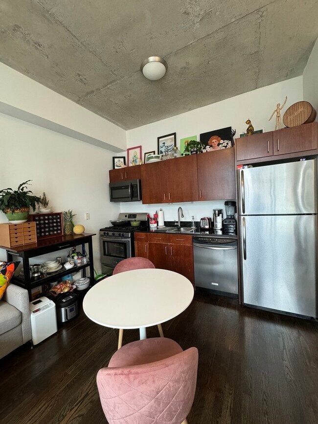 Building Photo - 1620 S Michigan Ave