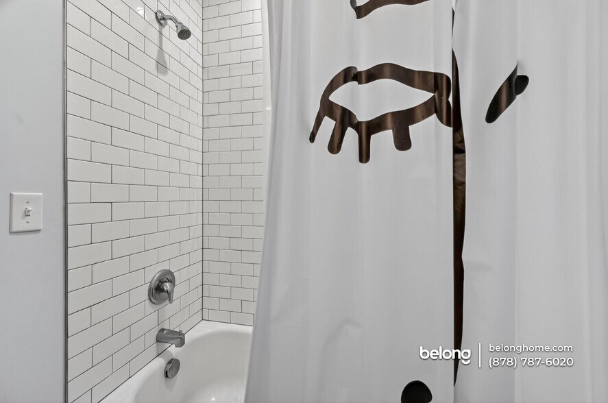 Building Photo - 5549 Columbo St