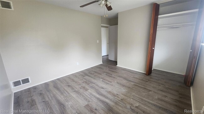 Building Photo - 2523 Empire Dr