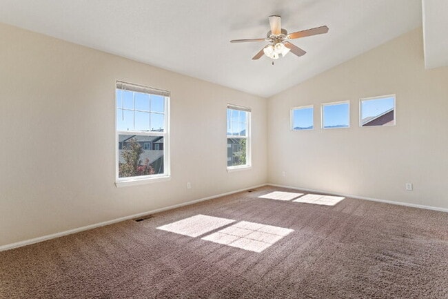 Building Photo - Spacious End-Unit Townhome with Greenbelt Views and Detached 2-Car Garage