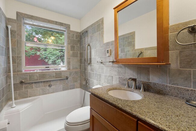 Building Photo - Beautiful 5-Bedroom + Office, 4-Bath Home in Northwest Fort Collins!