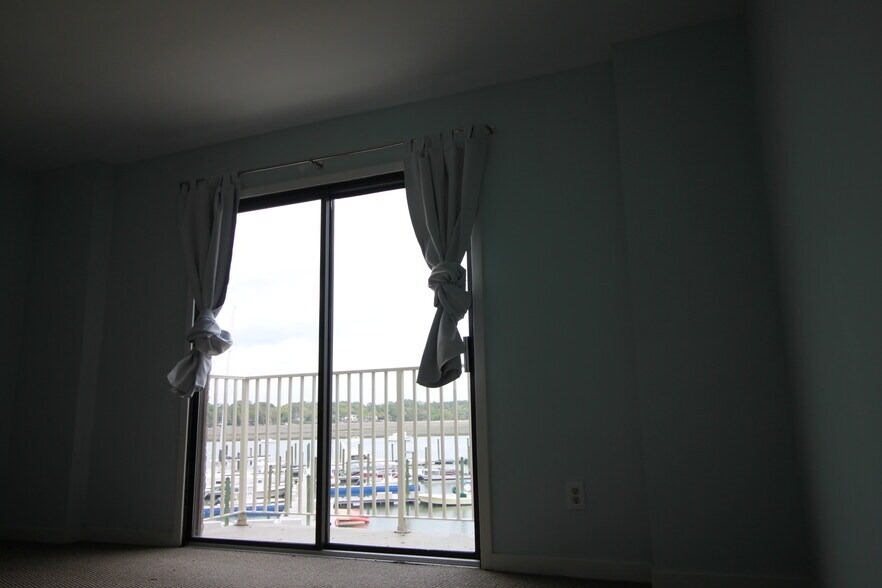 Building Photo - 90 Helmsman Way