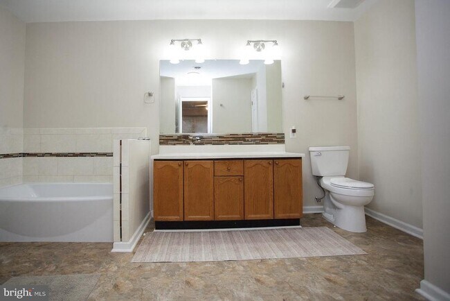 Building Photo - 8391 Miller Pl