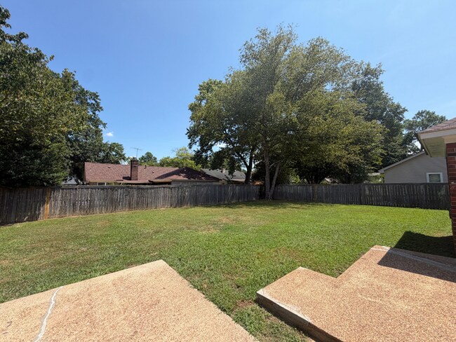 Building Photo - Charming 3BR/2BA Bartlett Area Home | Soaring High Ceilings, Brick Fireplace & Fenced Yard