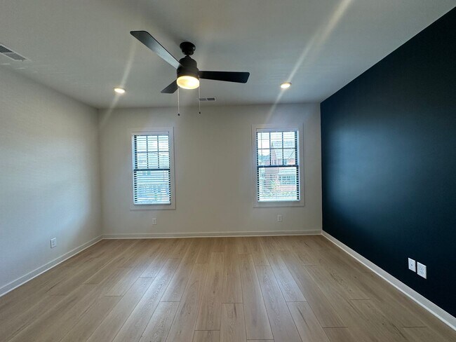 Building Photo - 1108 Windsor Sq