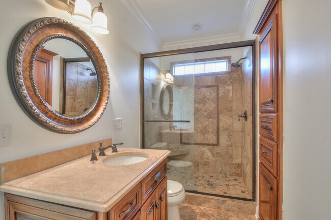 Building Photo - 4335 N Chapel Rd