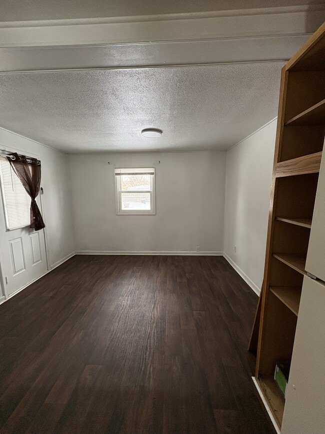 Building Photo - 313 E North St