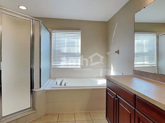 Building Photo - 2065 Home Again Rd