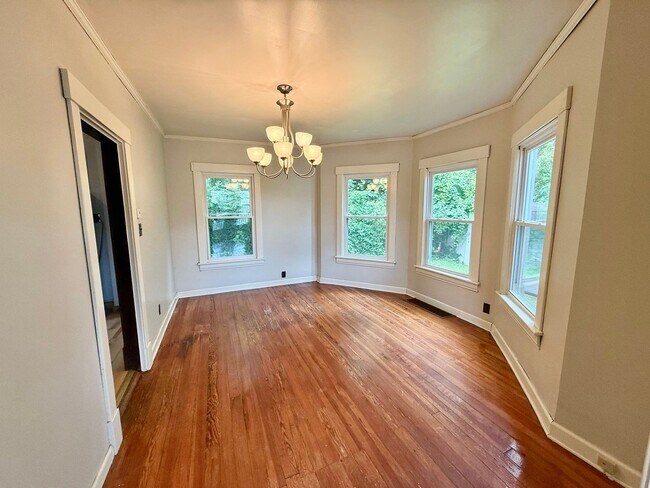Building Photo - Charming & Updated 2-Story Home in Loveland!