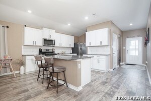 Building Photo - 6625 Kingsley Edge