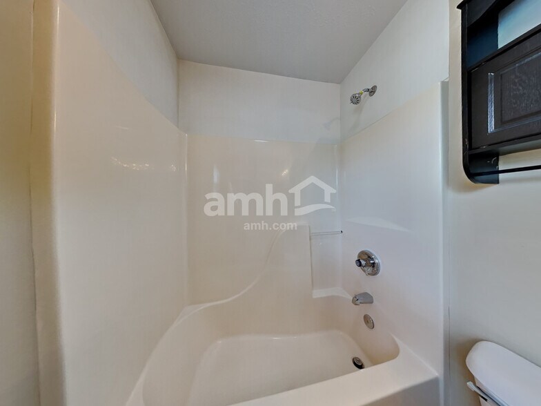 Building Photo - 7576 Gold Coin Dr