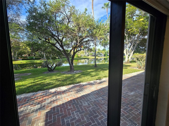 Building Photo - 2177 Montpeliar