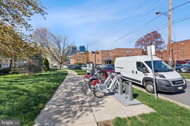 Building Photo - 6722 Offutt Ln