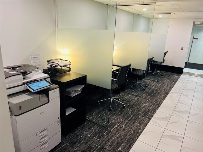 Building Photo - 400 W Peachtree St NW