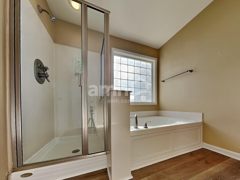 Building Photo - 6859 Coopers Hawk Trl