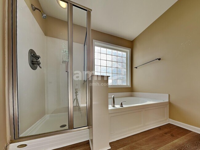 Building Photo - 6859 Coopers Hawk Trl