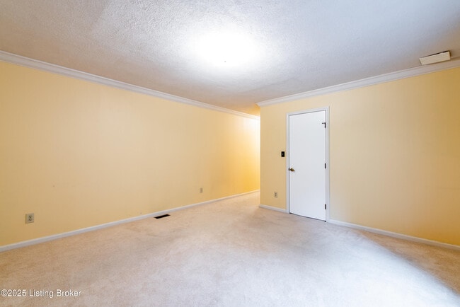 Building Photo - 8015 Schroering Dr