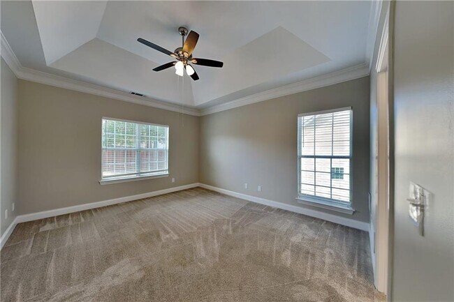 Building Photo - 401 Oscar Way