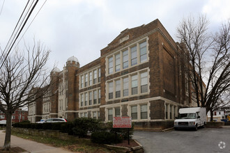 Building Photo - Franklin Manor Apartments