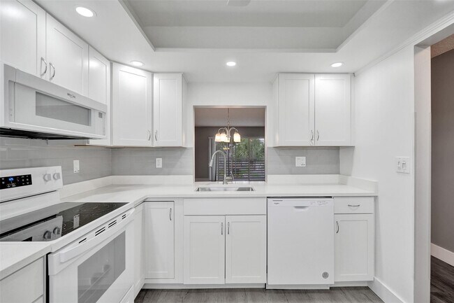 Building Photo - 1541 S Ocean Blvd